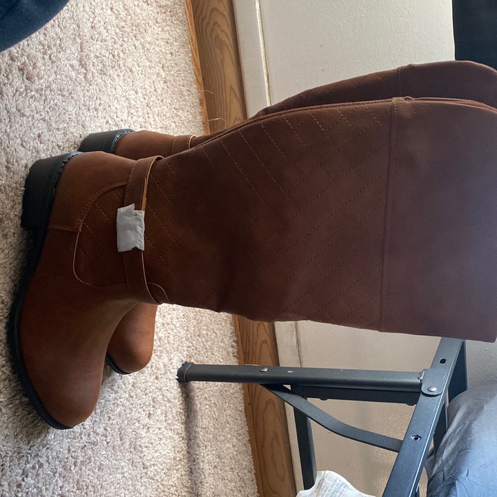 Women boots.